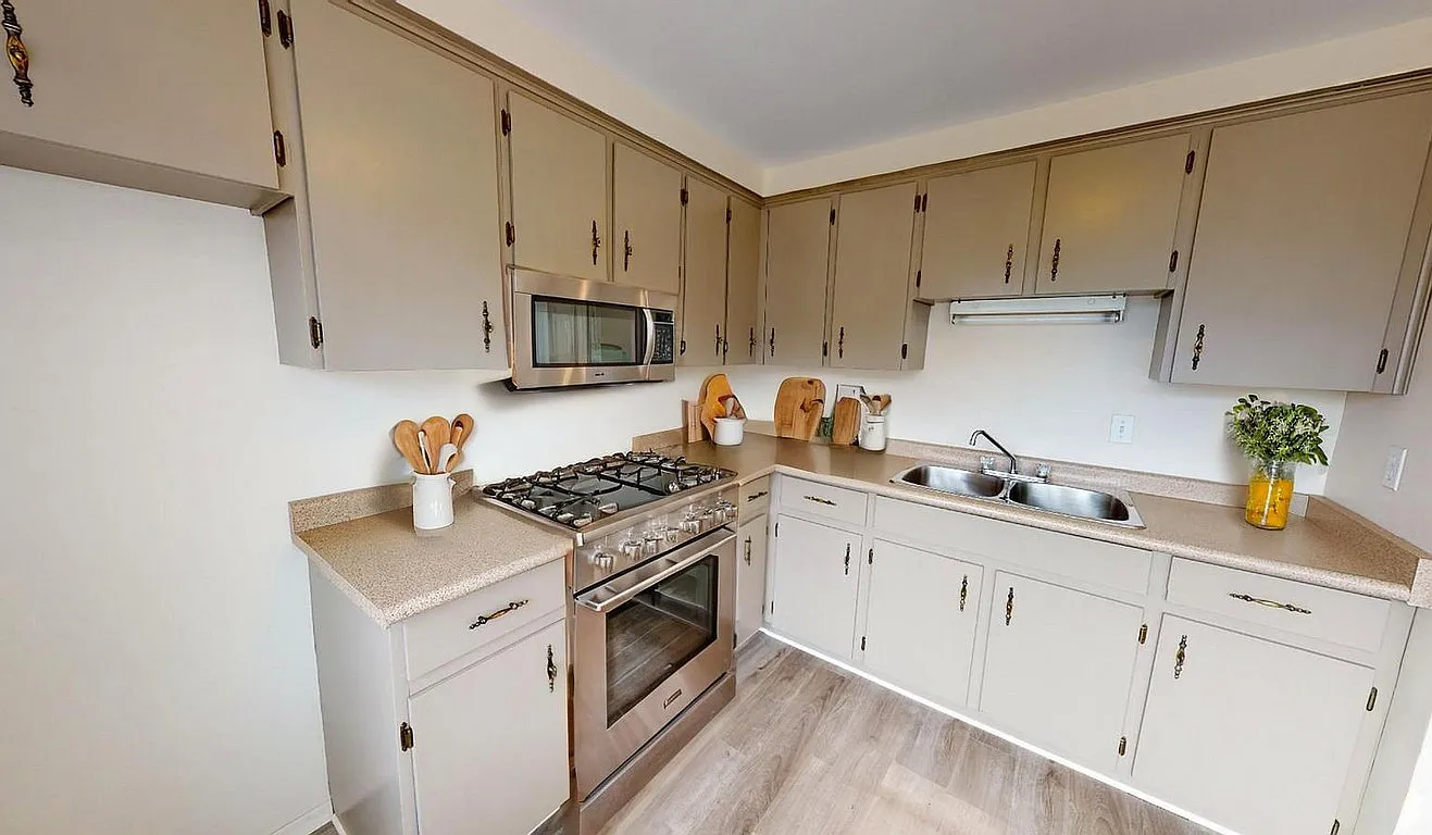 2 bed, $1,995 — Photo 4