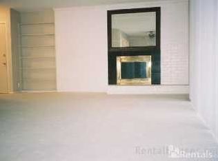 8740 Metcalf Ave APT 202, Overland Park, KS 66212
