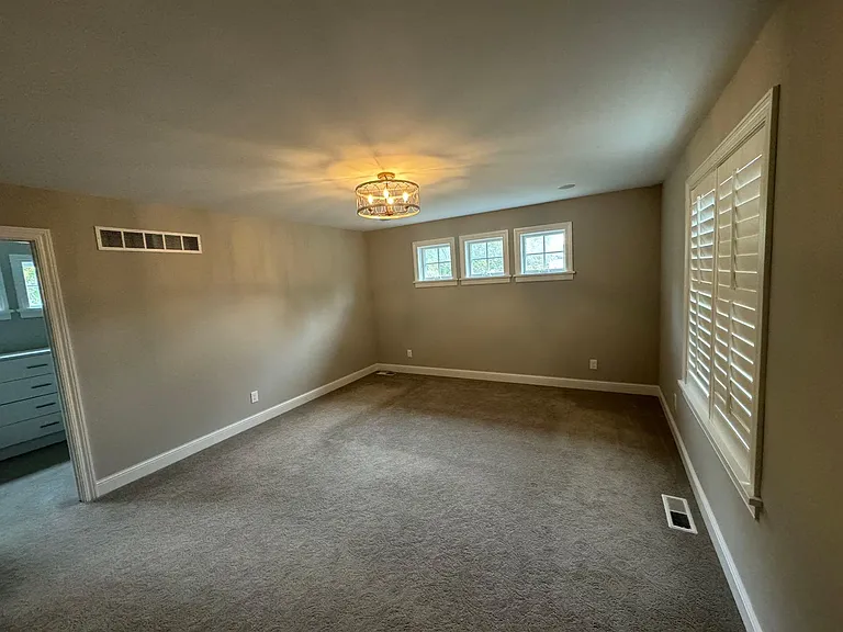 112 Oakwood Rd — Photo 15