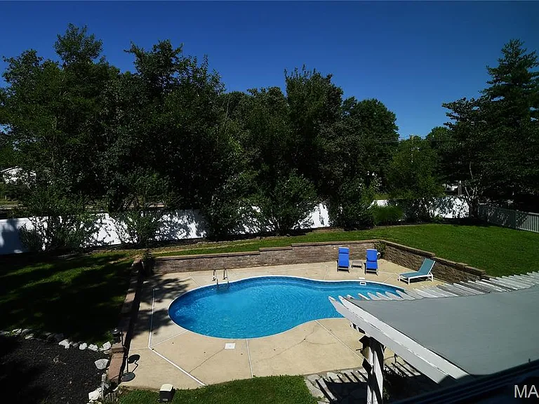 1419 Sawyers Trail Ct — Photo 35