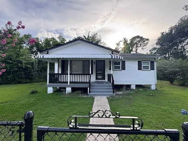 3021 Harris Ave — Photo 15