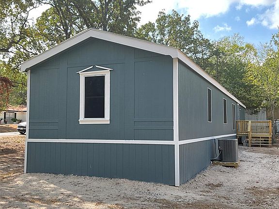 3rd image of 204 Overhill Rd