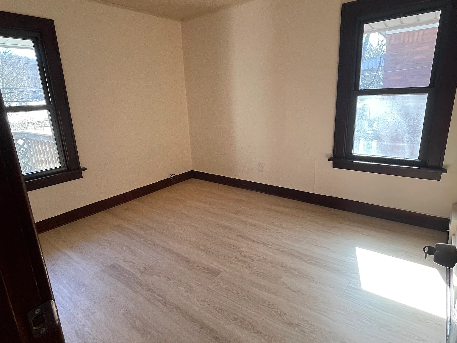 3 bed, 1100 sqft, $1,600 — Photo 2