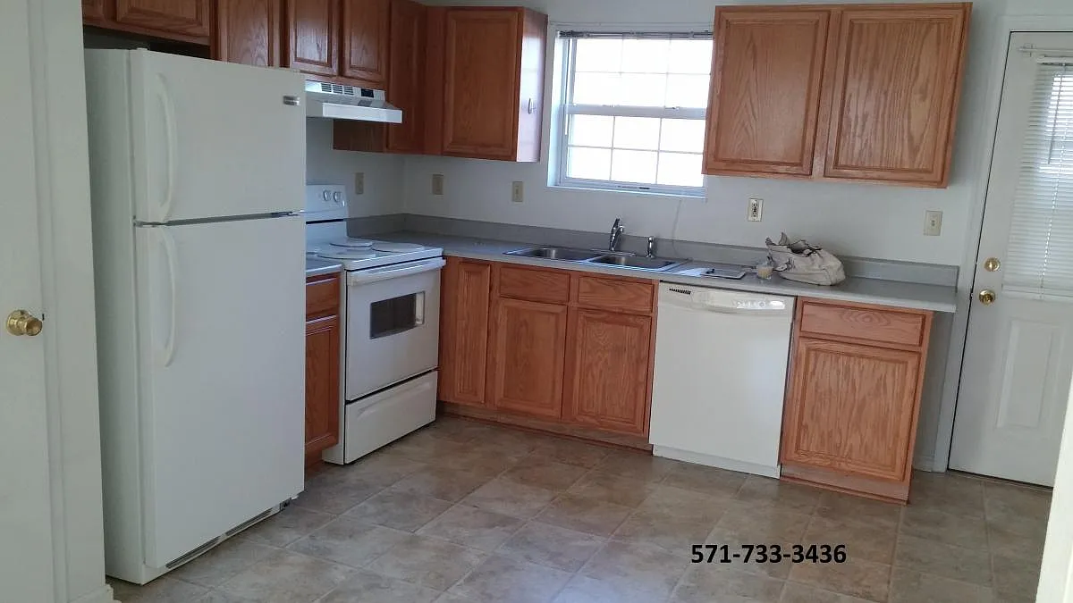 2 bed, 1.5 bath, 950 sqft, $1,500 — Photo 2