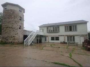 S53W29914 Holiday Rd, MUKWONAGO, WI 53149