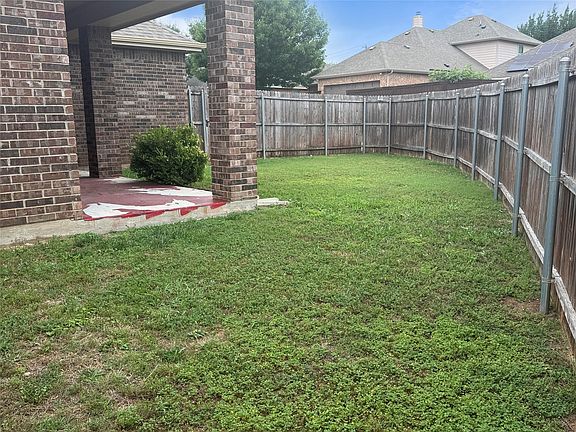 4th image of 421 Sunnyside Ln