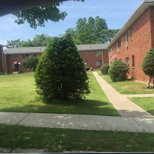 1st image of 109 Lyman Ave APT 1A