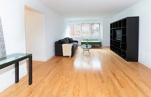 5th image of 525 E 82nd St APT 4E