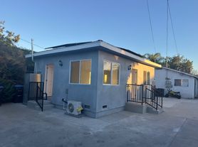 4050 E 58th St, Maywood, CA