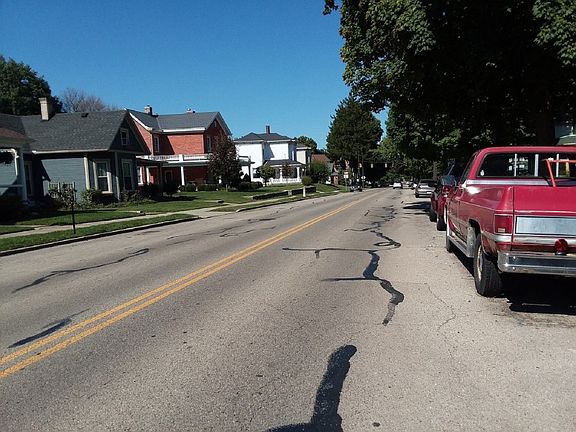 4th image of 741 S Detroit St