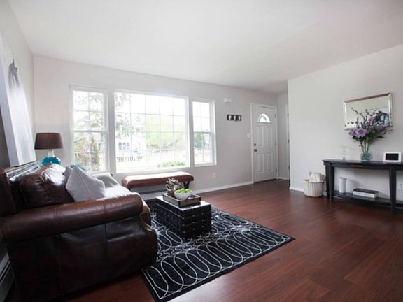 2nd image of 60 Whittier Dr