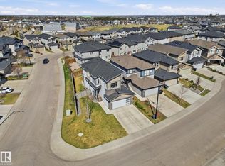8420 Cushing Ct SW, Edmonton, AB T6W3L3