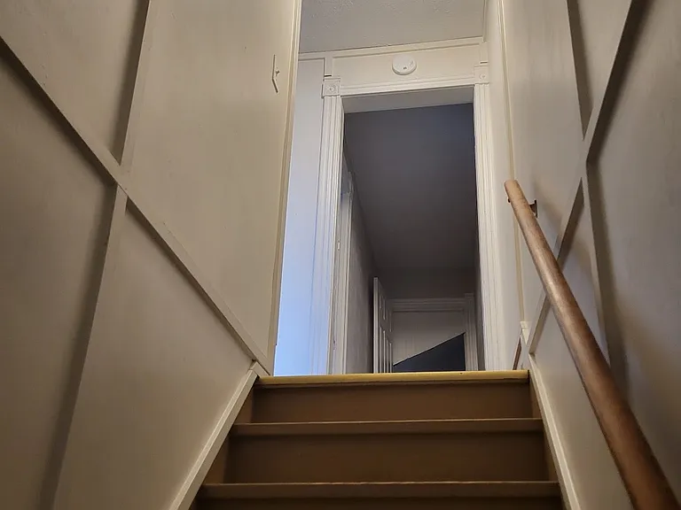 138 Caroline Ave — Photo 9
