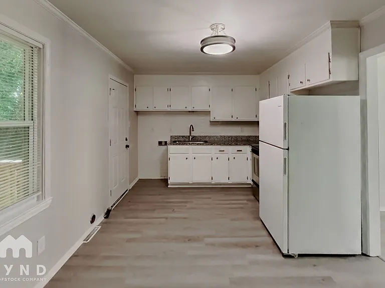 406 Edgegreen Dr — Photo 5