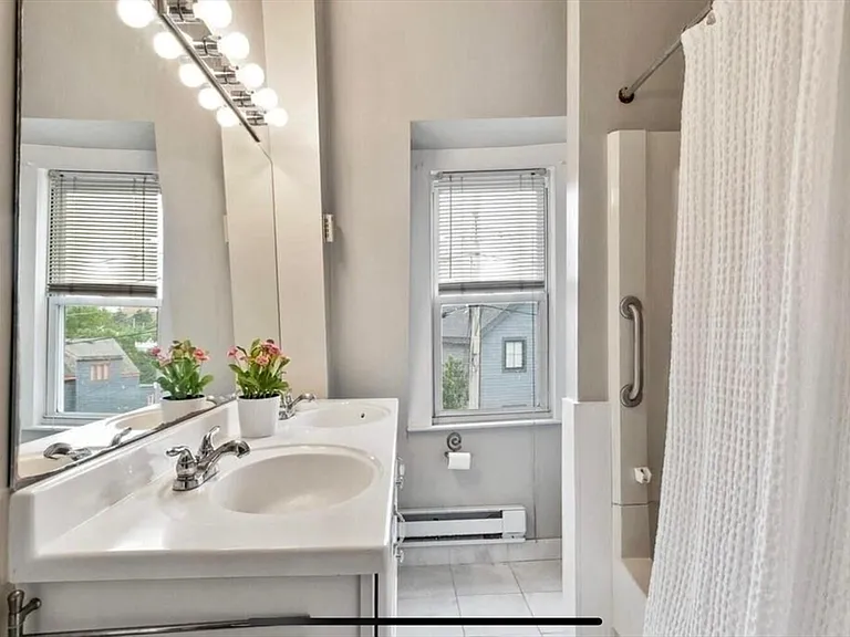 53 Franklin St #1 — Photo 6