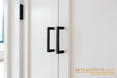 Rented by aptsandlofts.com