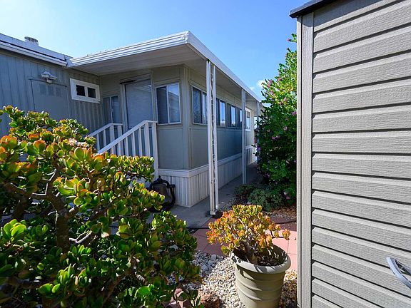 5th image of 19 Copland Cir Unit 19