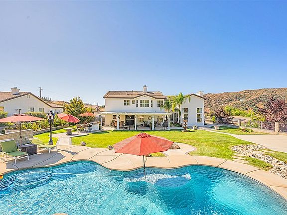 5th image of 38880 Finch Dr