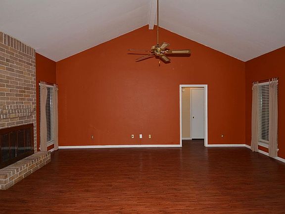 4th image of 2762 Sherwood Hollow Ln