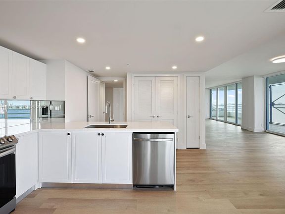 5th image of 551 NW 34th St #1201