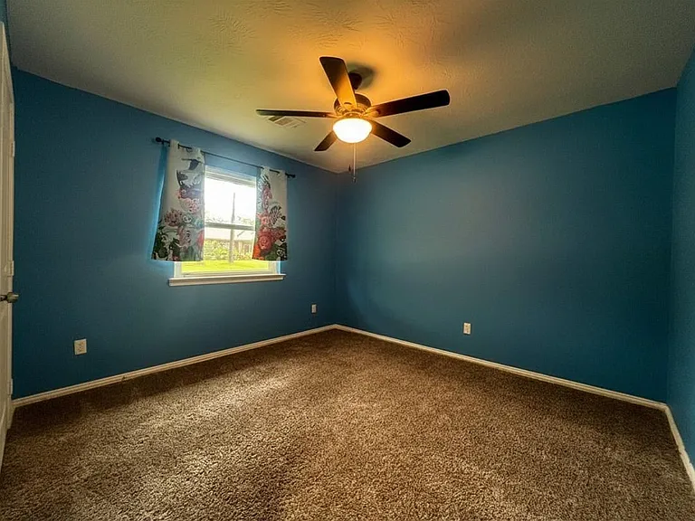 25314 Laurel Green St — Photo 22
