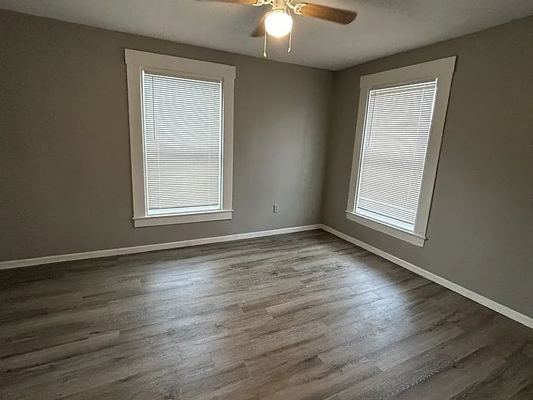 1409 S Broadway St — Photo 5