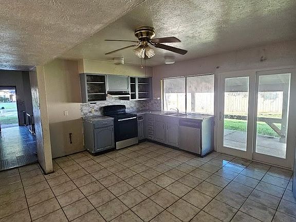 3rd image of 5643 Condon Ln