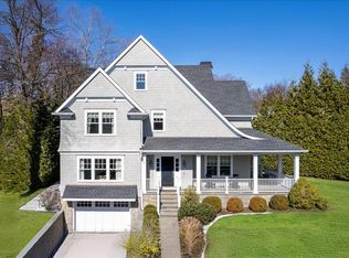 4 Chamberlain St, Rye, NY 10580