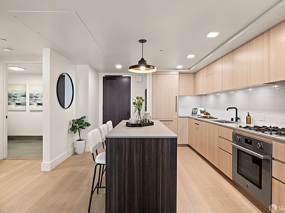 5th image of 950 Tennessee St #218