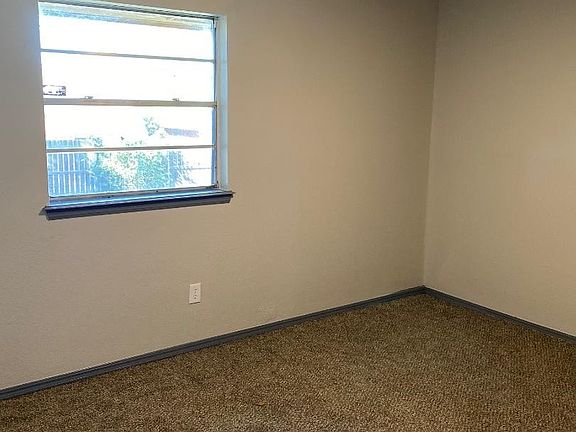 5th image of 609 S Bouziden Dr