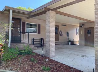 383 Lake Point Dr, Plant City, FL 33565