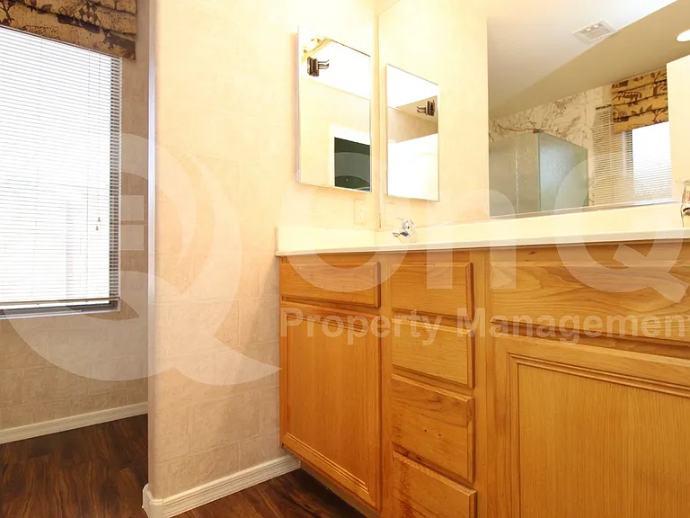 624 S 108th Pl — Photo 14