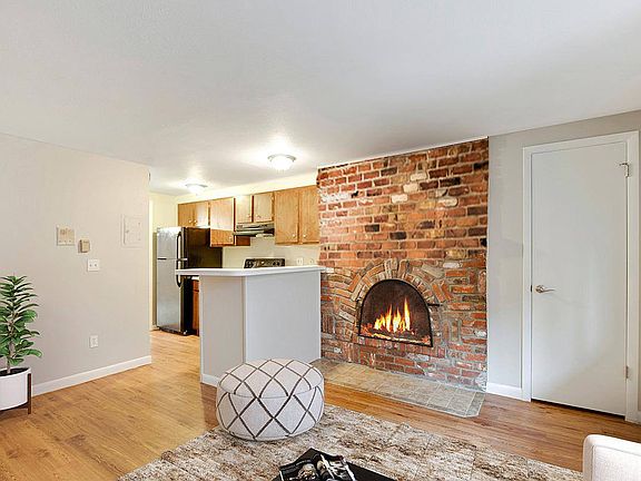 3rd image of 10 S Sherman St APT 201