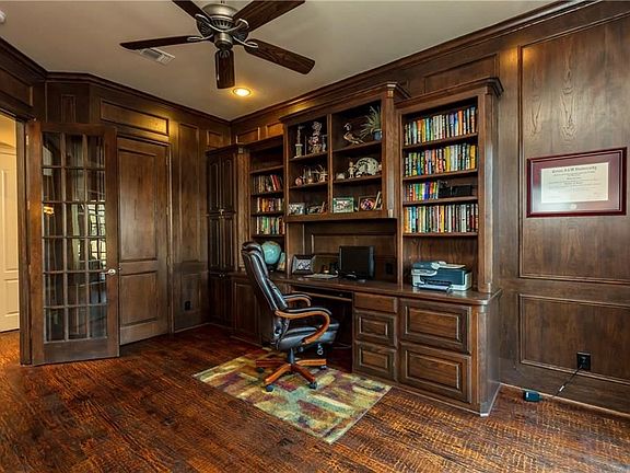 4th image of 2203 Castle Creek Dr