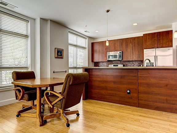 5th image of 845 N High St Unit 205
