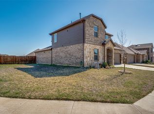 3256 Trails End Rd, Aubrey, TX 76227