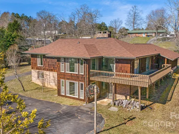 109 Orchid Heights Dr, Pisgah Forest, NC 28768
