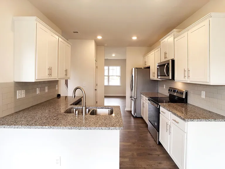 208 Marathon Ln — Photo 5