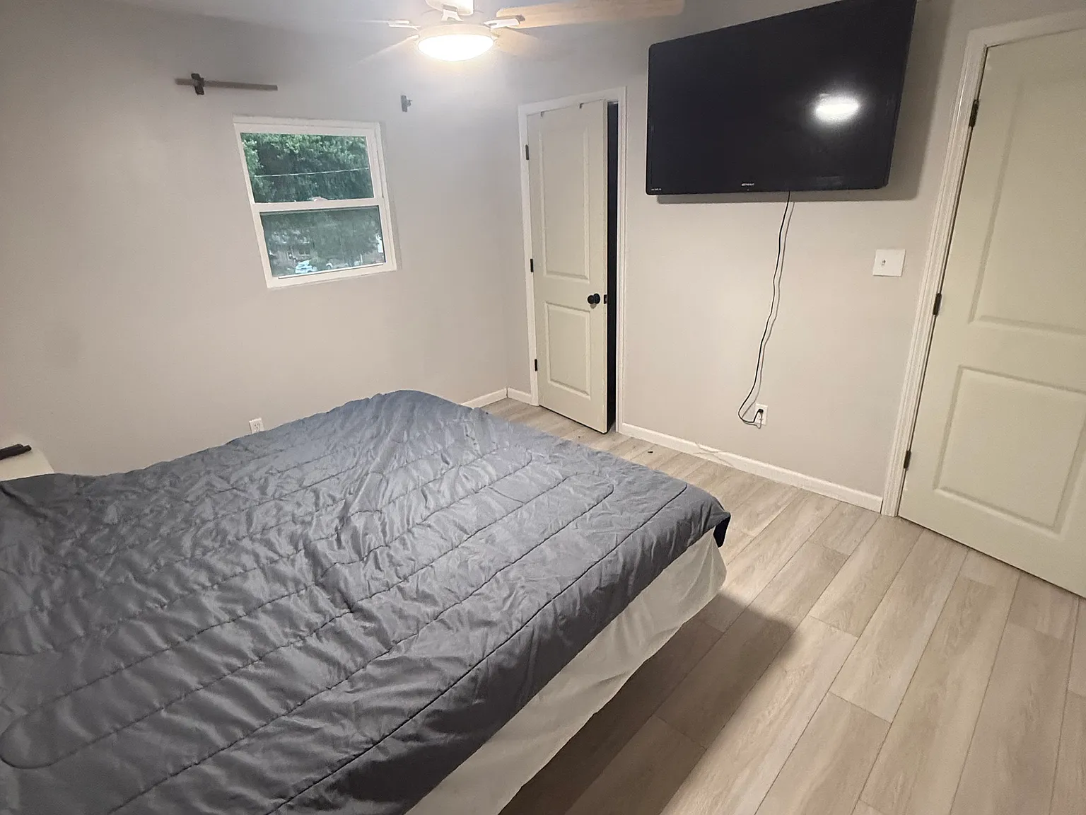 4 bed, 1700 sqft, $400 — Photo 2