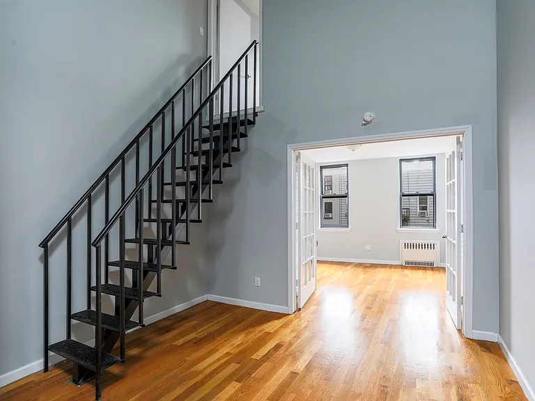 325 Melrose St #3L — Photo 3