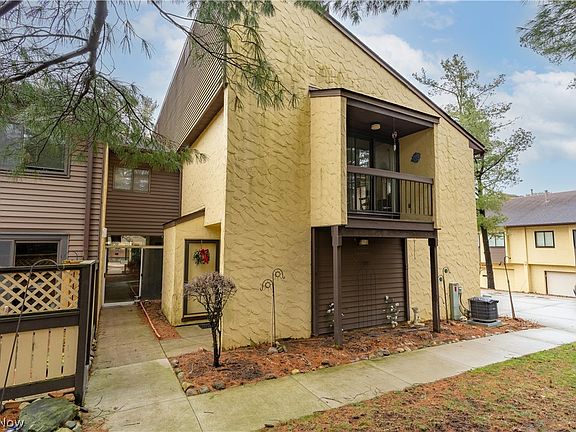 2nd image of 585 Hampton Ridge Dr