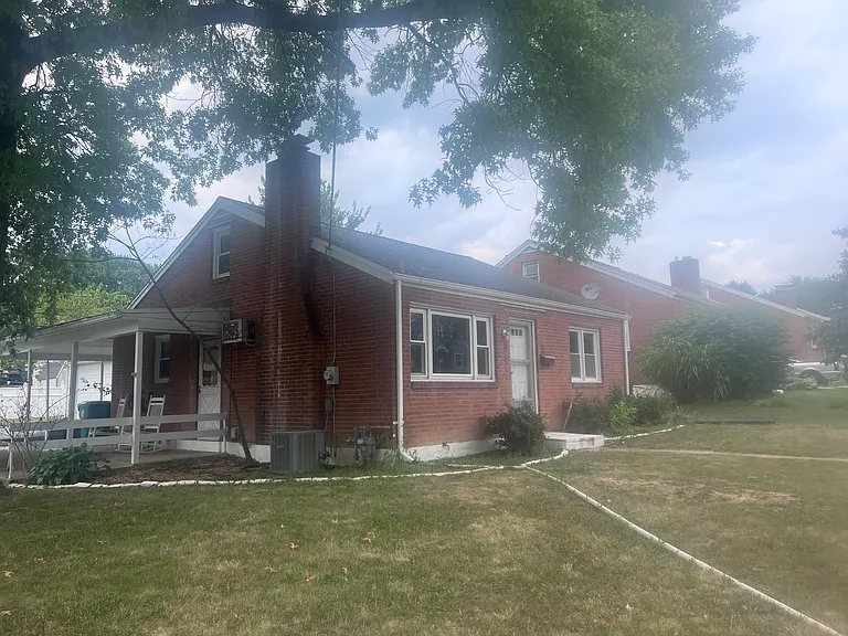 5000 Locust Ln — Photo 4