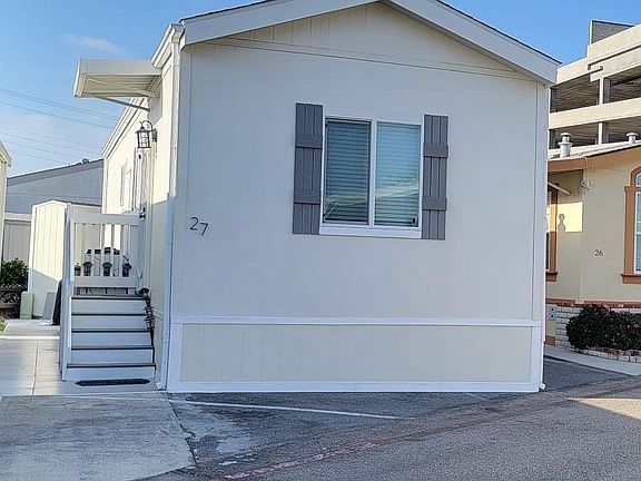 3rd image of 7887 Lampson Ave #27