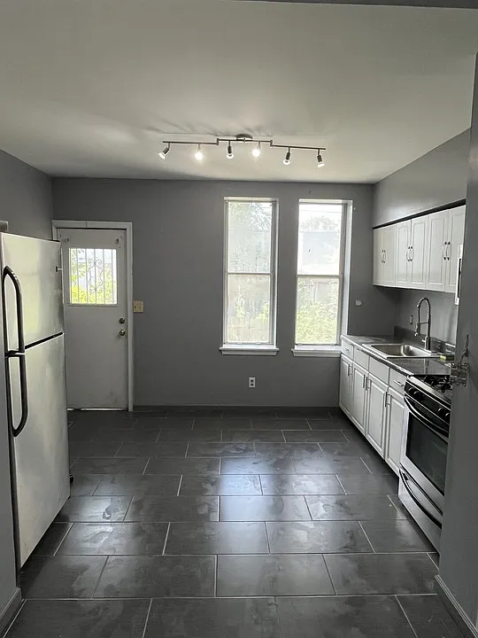 2248 Cedley St — Photo 3