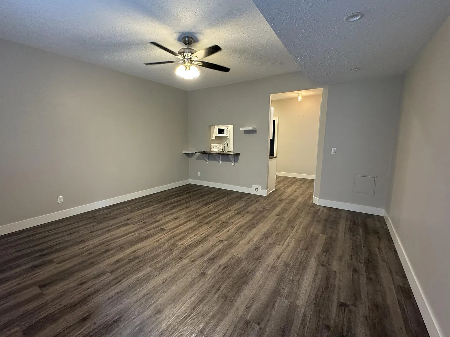 1 bed, 800 sqft, $1,400 — Photo 2