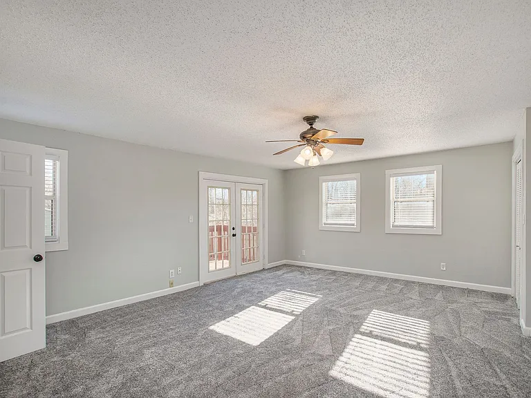 5335 Reeds Rd — Photo 9