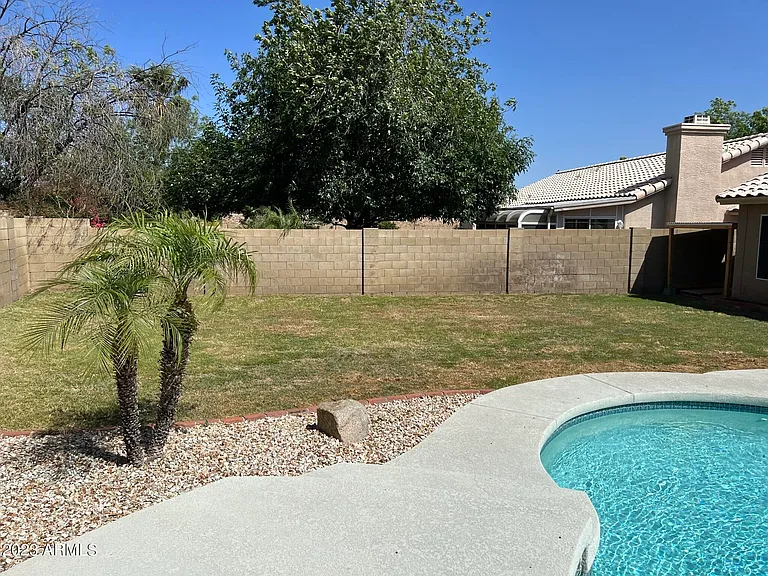 8 W Marco Polo Rd — Photo 16