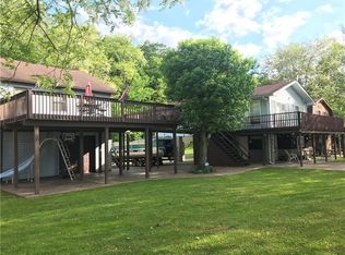 153 Upper Godfrey Dr, Leechburg, PA 15656