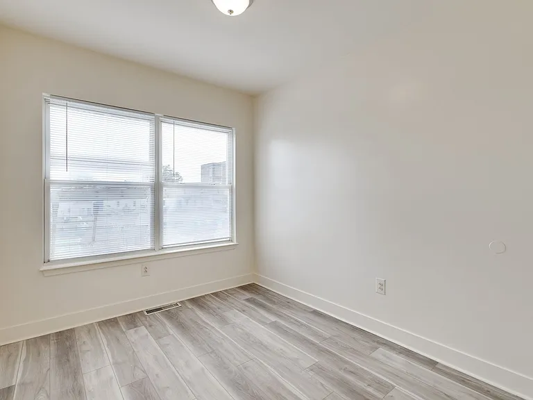 4007-4011 Aspen St — Photo 22