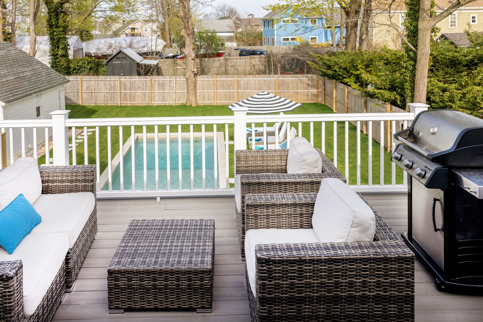 Deck/Pool